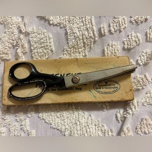 Kleencut Pinking Shears with Automatic Stop 1950s Made in USA Connecticut